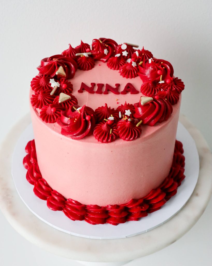 Vaaleanpunainen juhlakakku 3