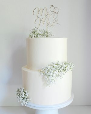 Kaksikerroksinen hääkakku